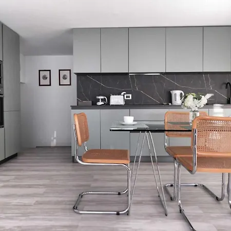 Matthew's House Lejlighed Como