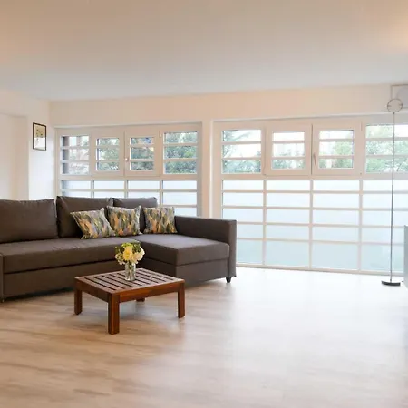 Matthew's House Daire Como